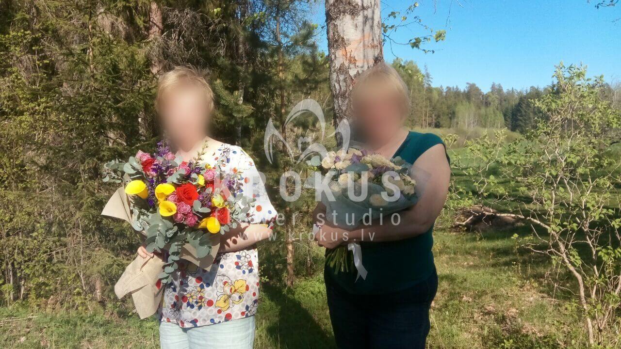 Доставка цветов в город Latvia (кустовые розырозовые розыкаллыфрезиивероникаоранжевые розыэвкалиптозотамнус)