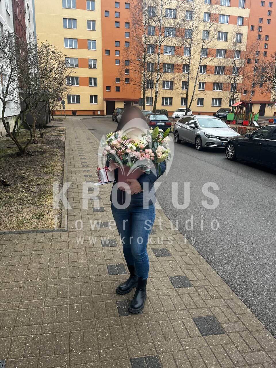 Deliver flowers to Salaspils (boxshrub rosescalla liliesliliesgum treewaxflowercream roseslisianthuses (eustoma))