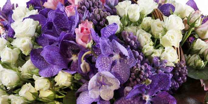 Order cheap online flower delivery to the address in Riga and all over Latvia