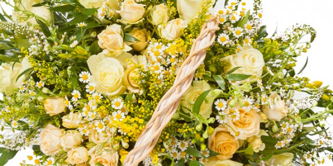 Order the best online flowers in Riga and all over Latvia at the best price. Large choice of bouquets and fast delivery to any address!