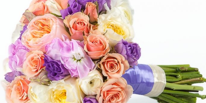 To buy valentine flowers online in the online floristic studio KROKUS.