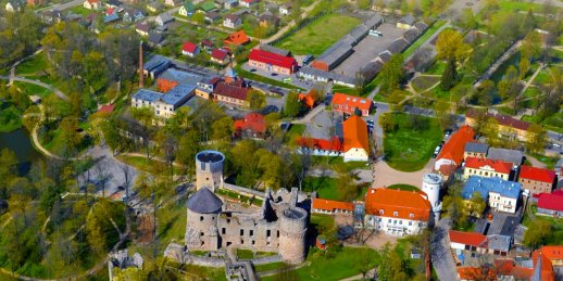 Ziedu piegāde Cēsis (Latvija). Nopirkt ziedus cēsīs