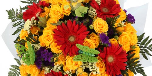 Заказ цветов Рига: Как выбрать запоминющийся подарок начальнице?