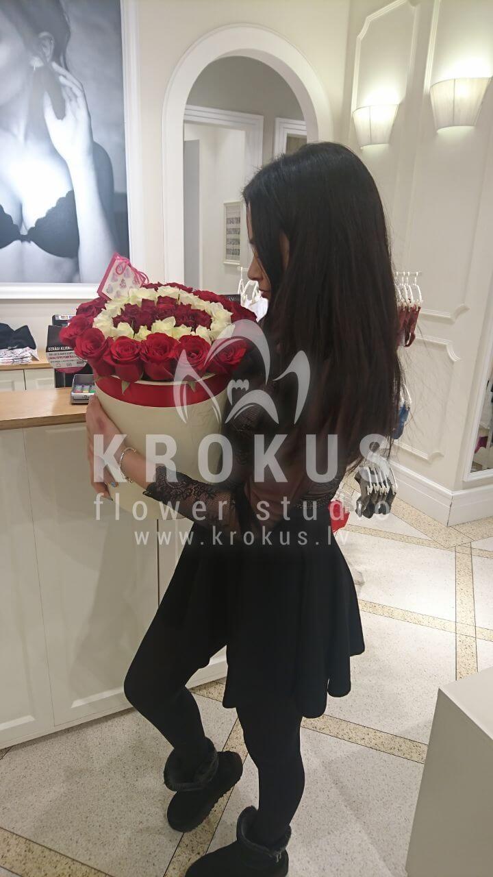 Deliver flowers to Rīga (stylish boxwhite rosesred roses)