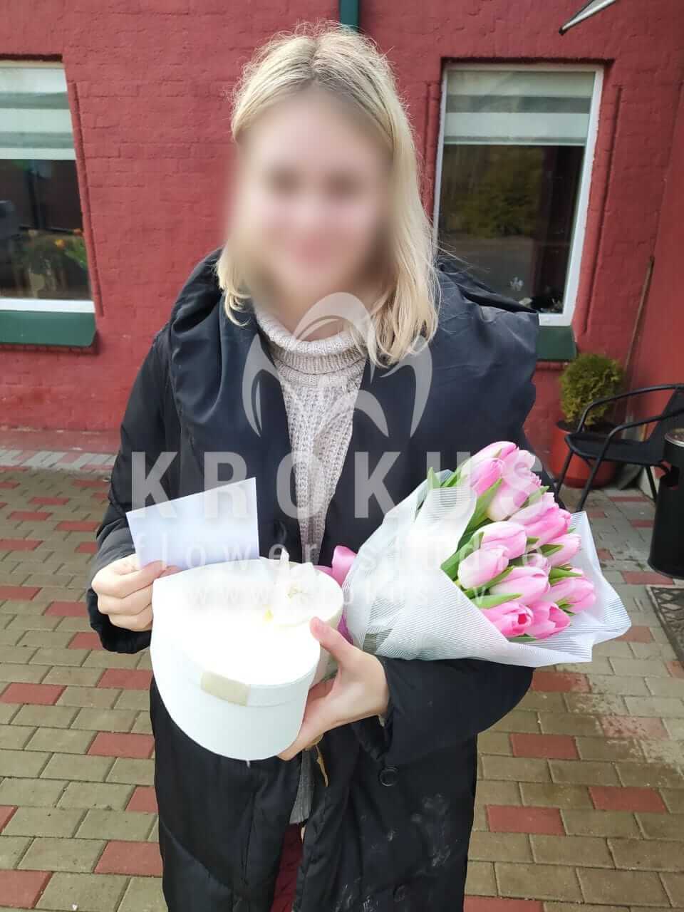 Доставка цветов в город Kalni (кустовые розырозовые розыбелые розылизиантусы (эустома))
