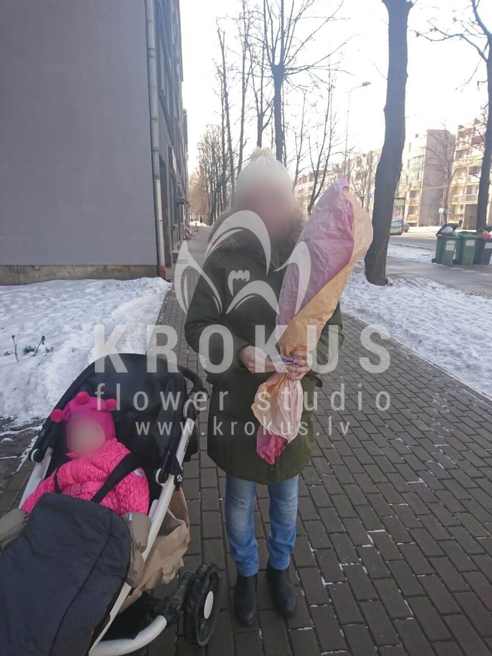 Deliver flowers to Rīga (red roses)