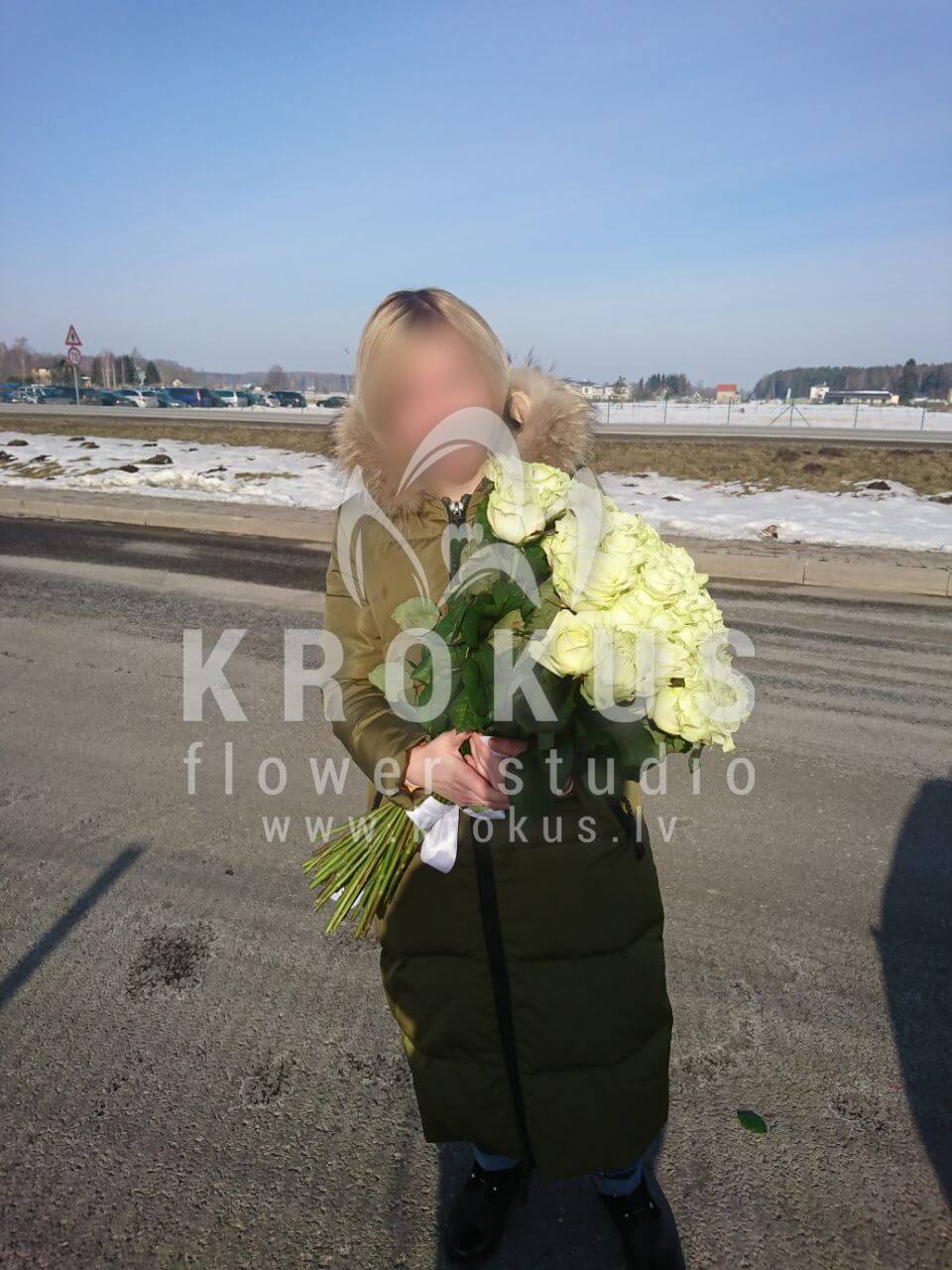 Ziedu piegāde Latvia Mārupe (baltas rozes)