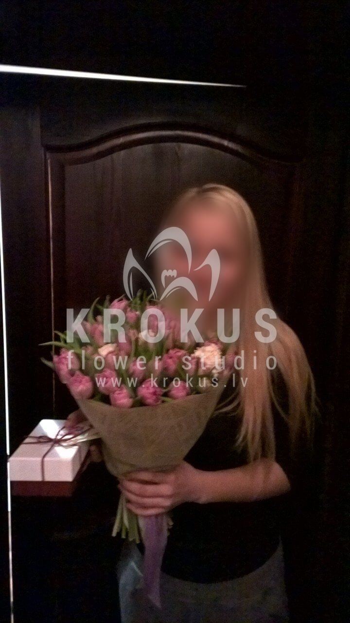 Доставка цветов в город Liepāja (тюльпаныфрезиипионовидные тюльпаны)