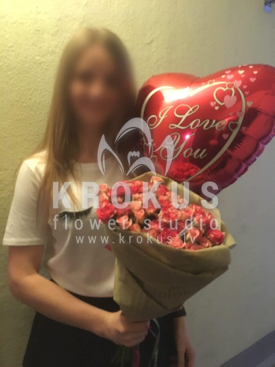 Deliver flowers to Rīga (shrub rosespink roses)
