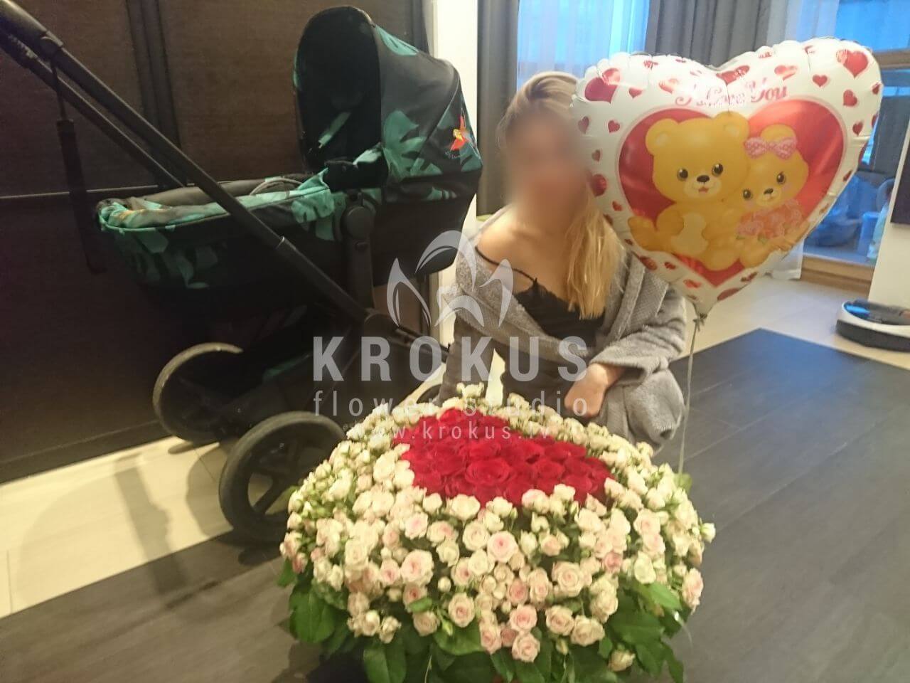 Deliver flowers to Rīga (shrub rosesruscusred roses)