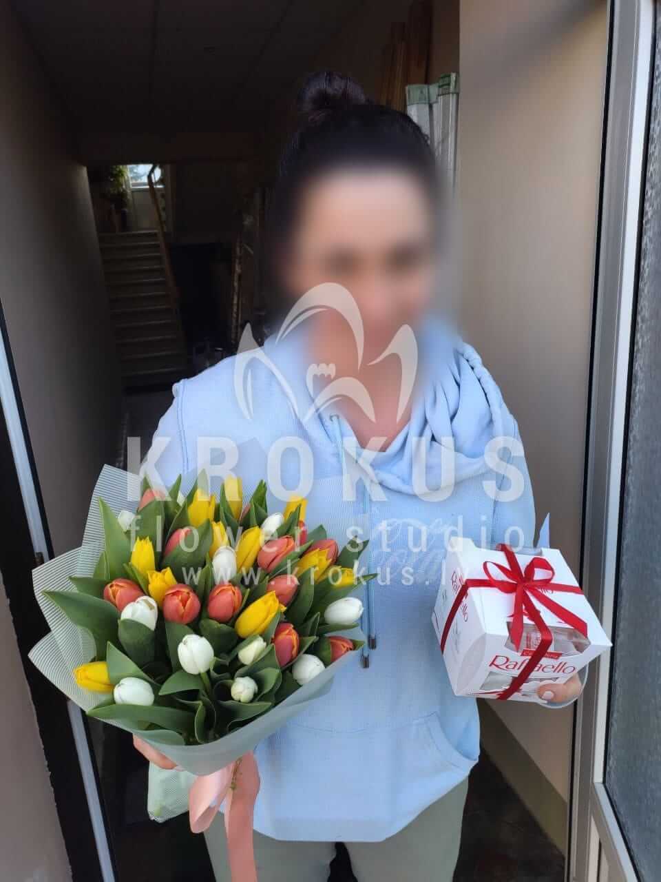 Deliver flowers to Rīga (tulips)