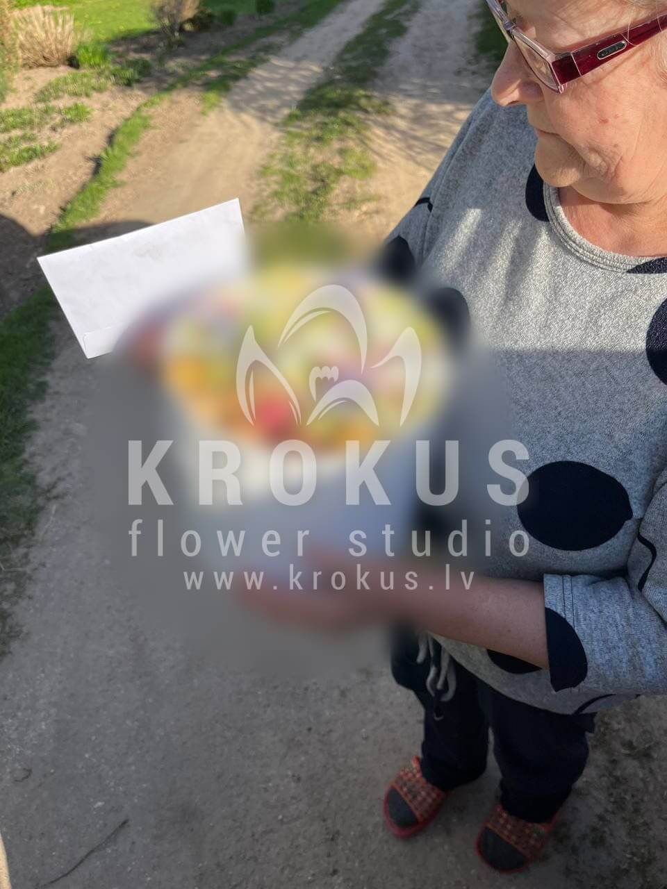 Deliver flowers to Kombuļi (box)