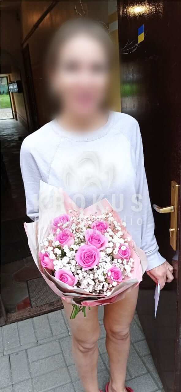 Deliver flowers to Rīga (pink rosesgypsophila)