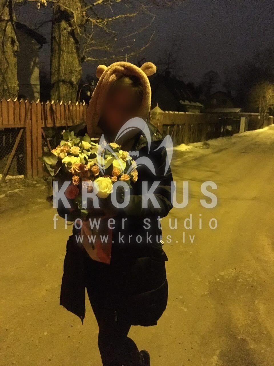 Ziedu piegāde Latvia Rīga (krūmrozesbaltas rozes)