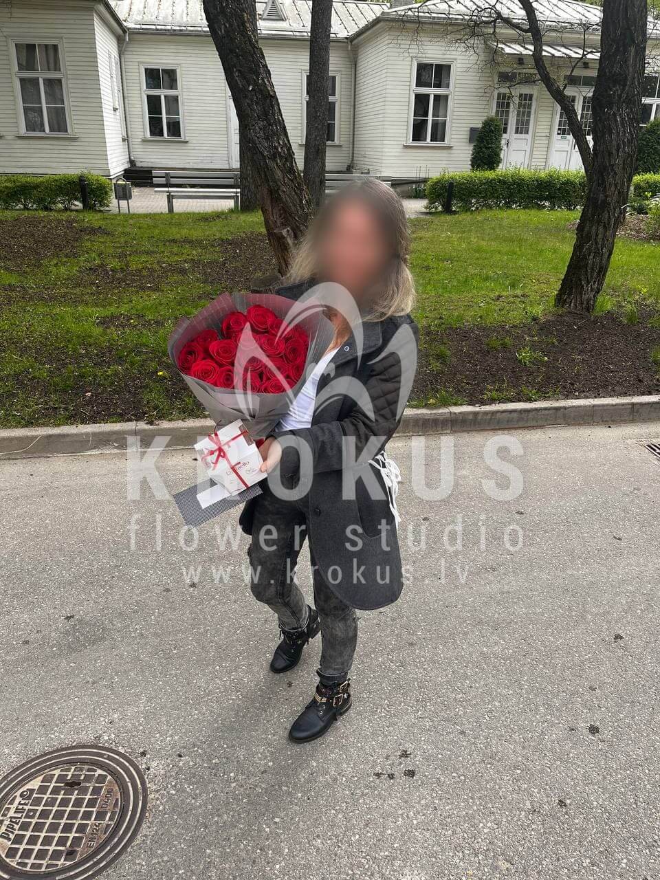 Deliver flowers to Rīga (red roses)