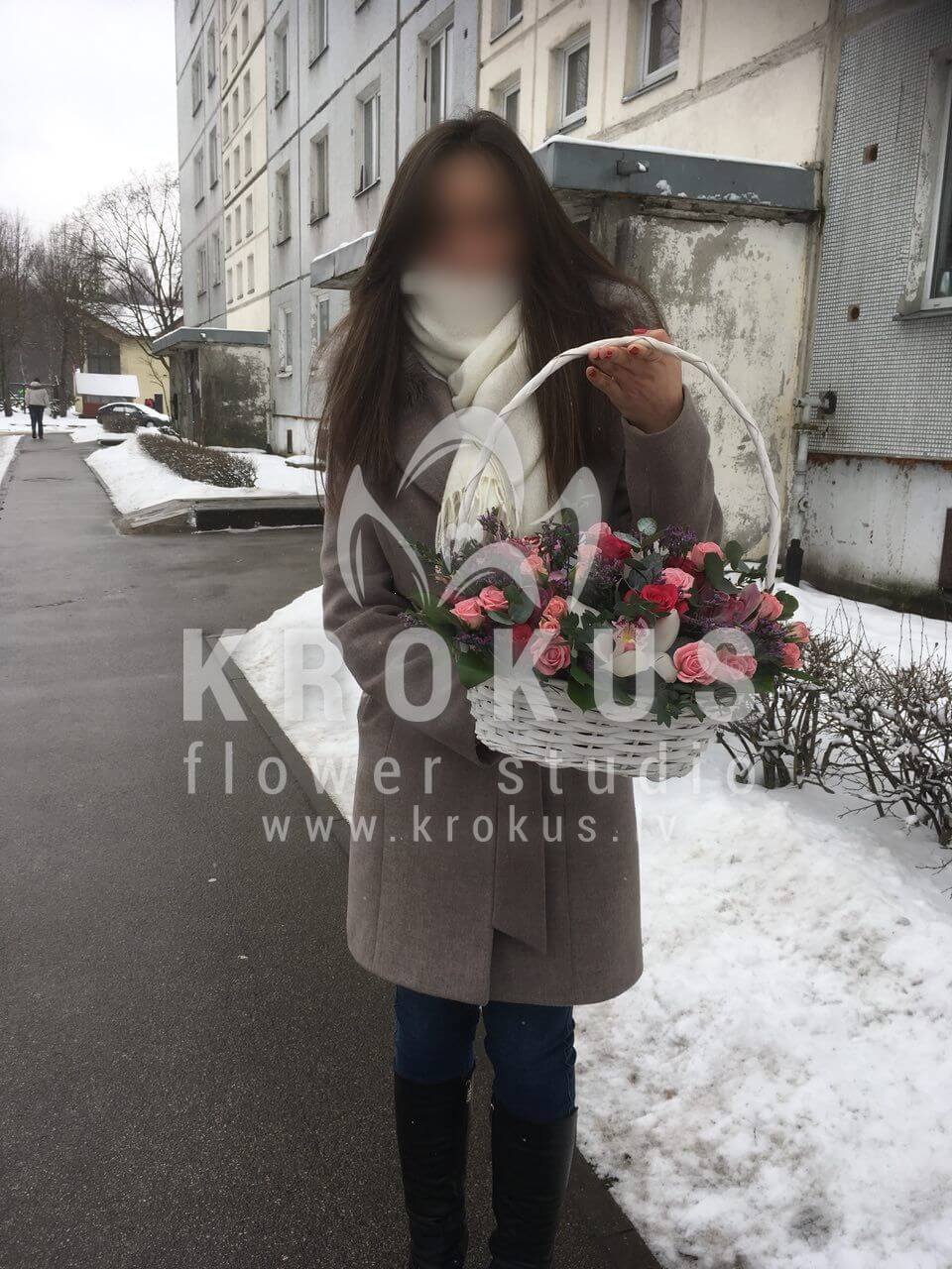 Доставка цветов в город Рига (кустовые розырозовые розыорхидеистатицаваксфлауэрсалал)