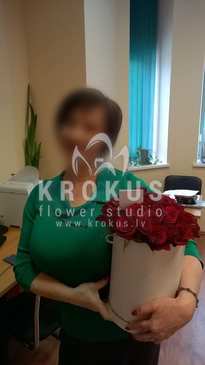 Доставка цветов в город Ventspils (коробкакрасные розы)