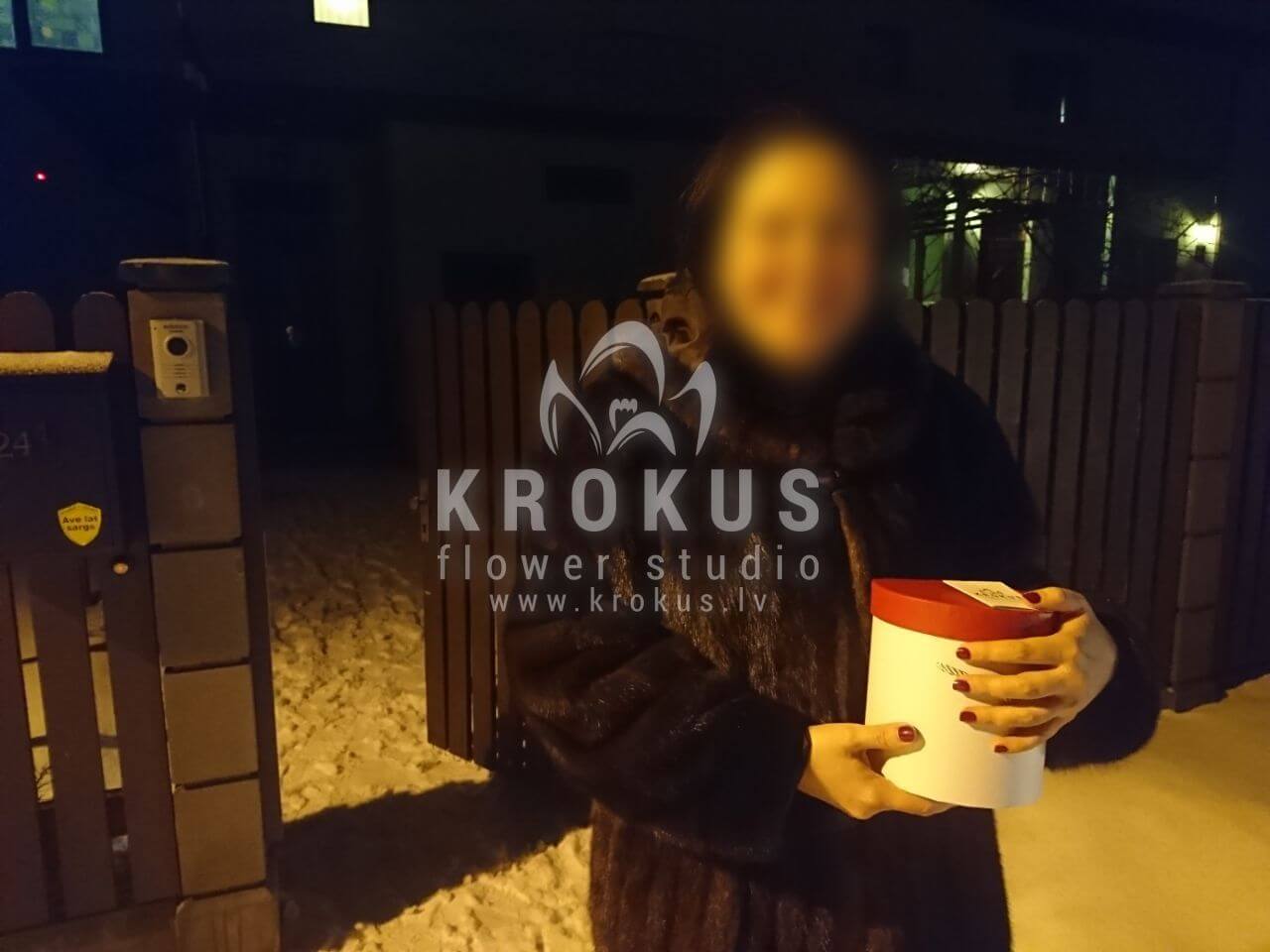 Deliver flowers to Mežāres (box)