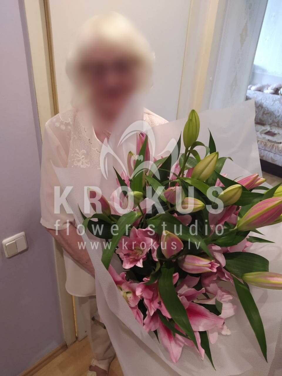 Deliver flowers to Jelgava (lilies)
