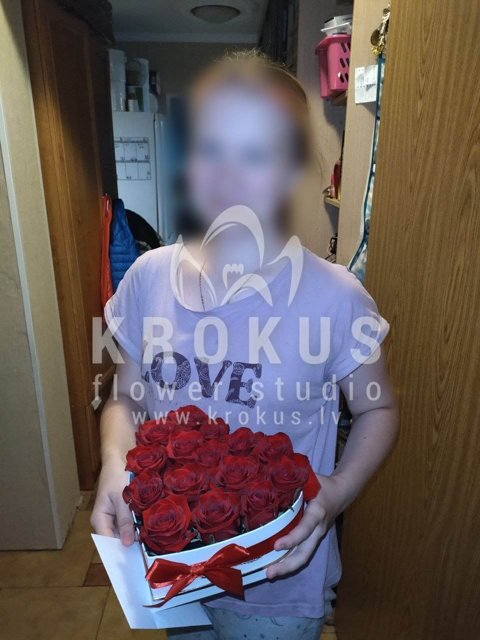 Deliver flowers to Rīga (red roses)