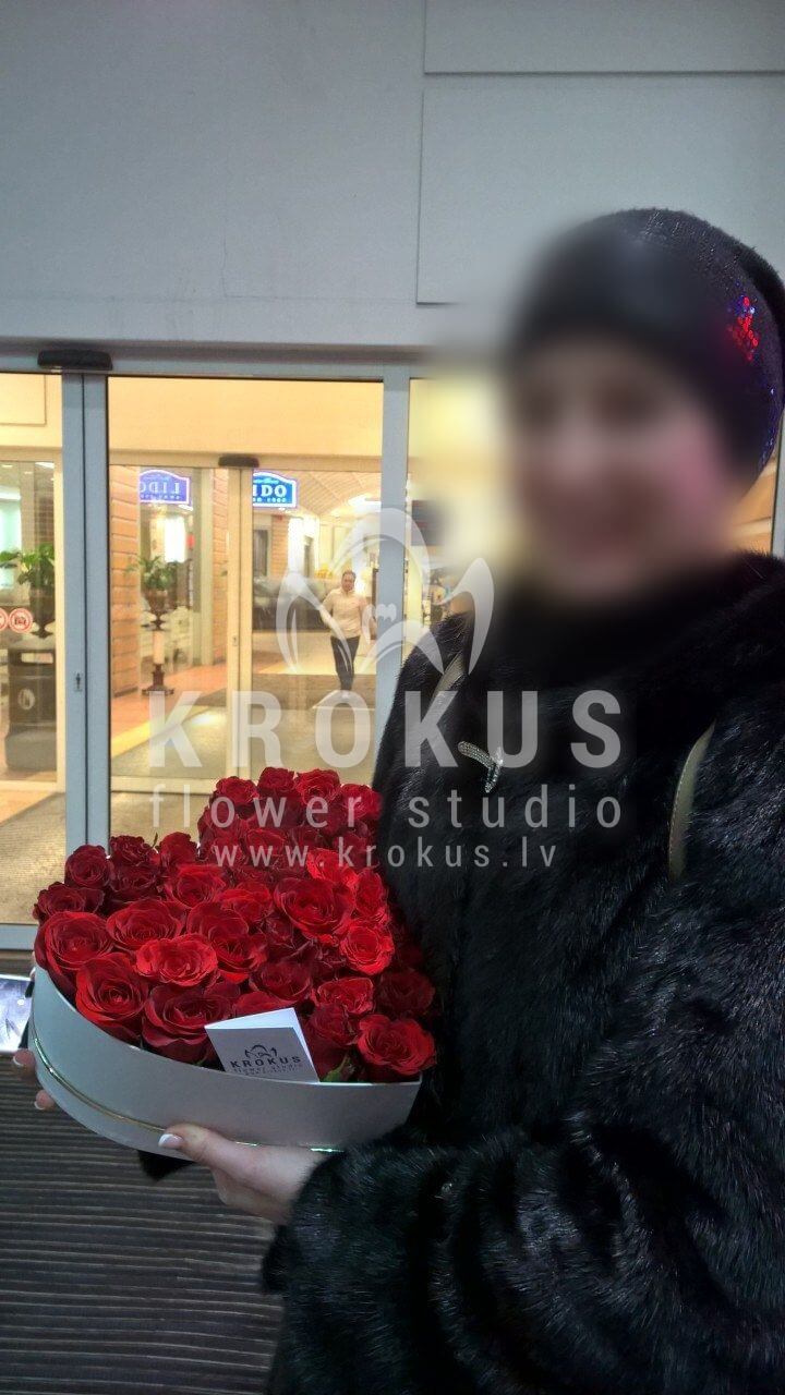 Deliver flowers to Priedkalne (red roses)