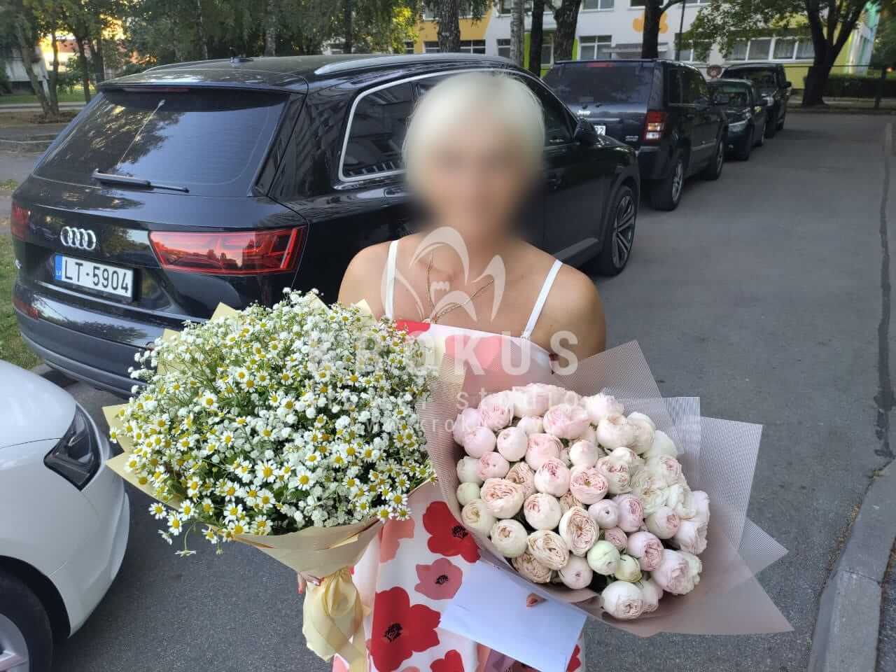 Deliver flowers to Rīga (shrub rosespeony roses)