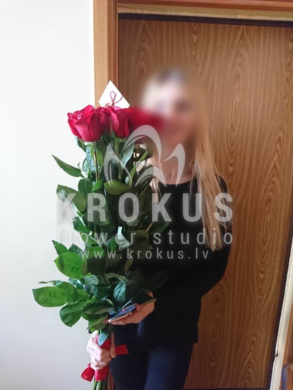 Deliver flowers to Baloži (red roses)
