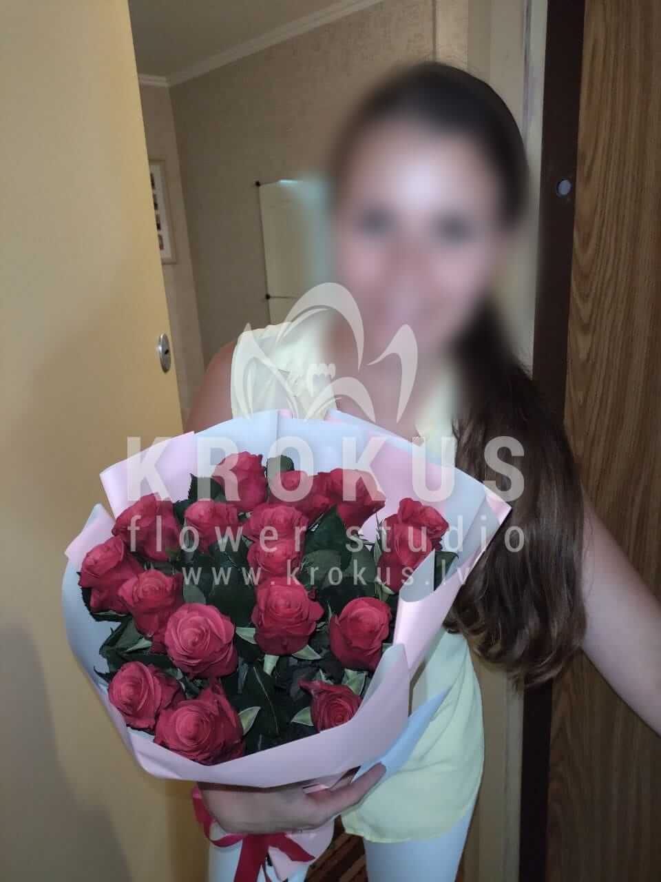 Deliver flowers to Rīga (pink roses)