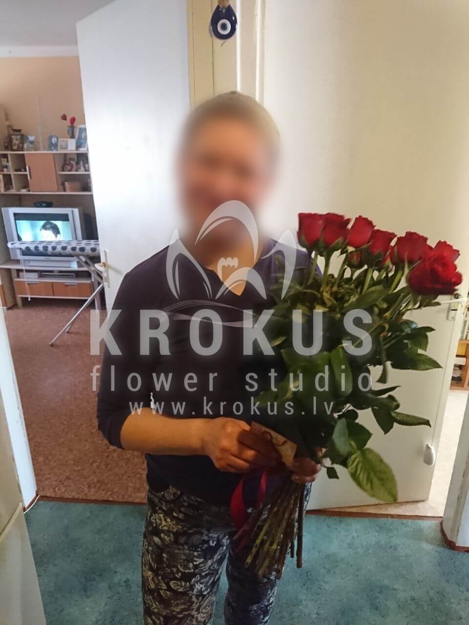 Deliver flowers to Rīga (red roses)