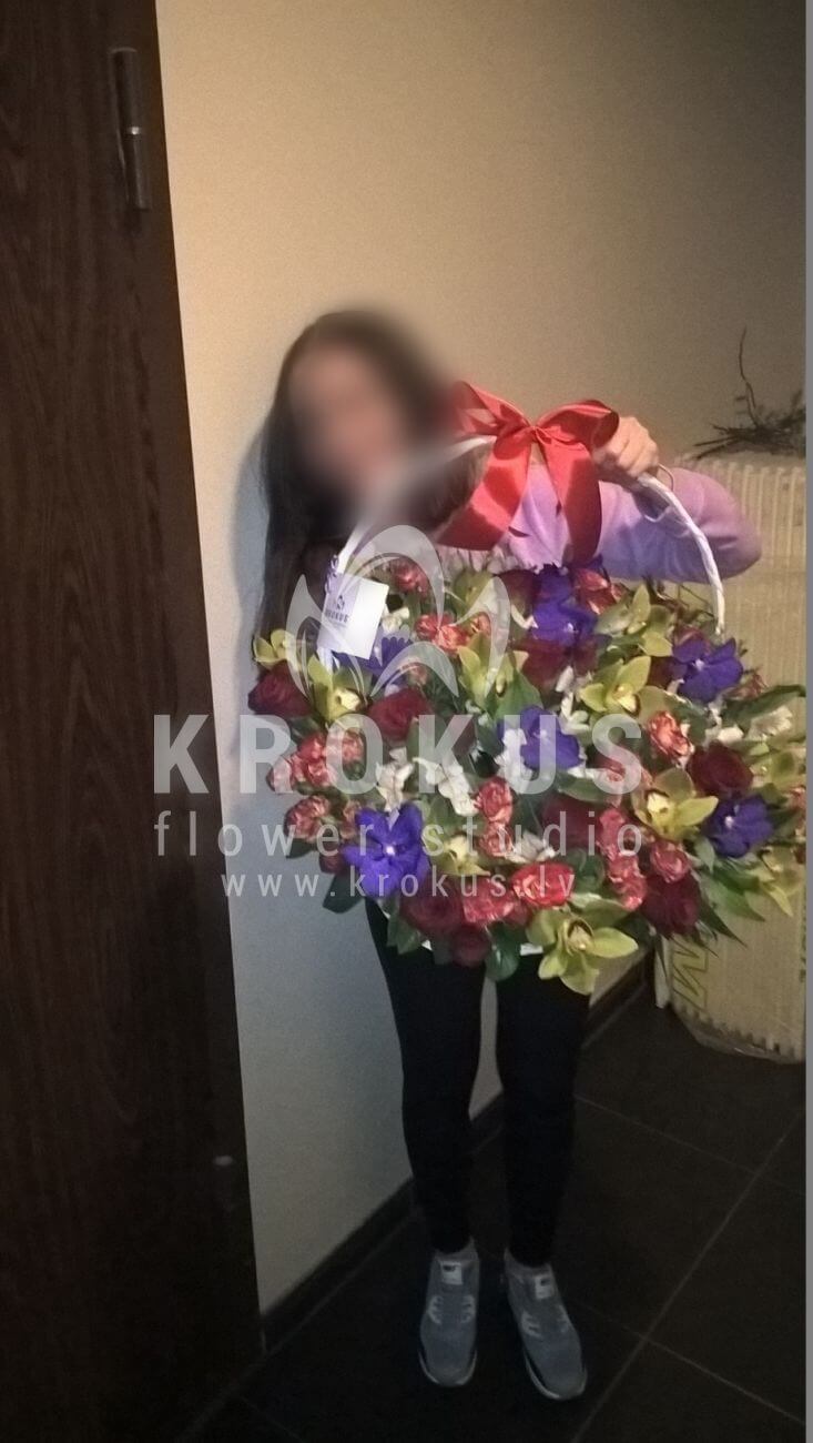 Deliver flowers to Latvia (shrub rosesorchidsalstroemeriasalalred roses)
