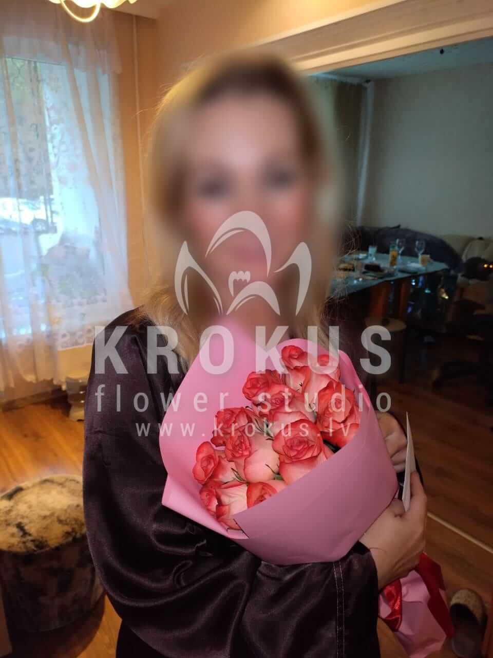 Deliver flowers to Rīga (pink roses)