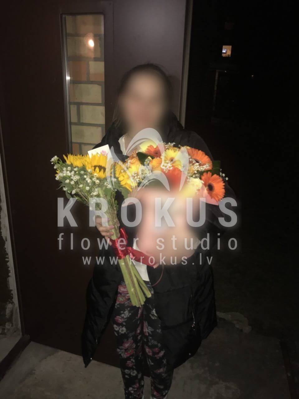 Deliver flowers to Ādaži (shrub rosestanacetumsunflowersmeadow flowersalstroemeriahypericumveronicadaisies)