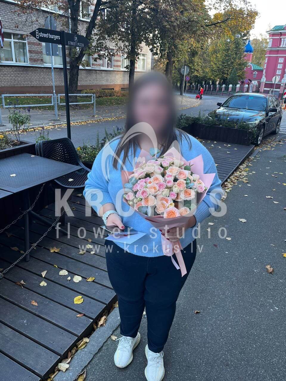 Deliver flowers to Latvia (shrub rosesgum tree)