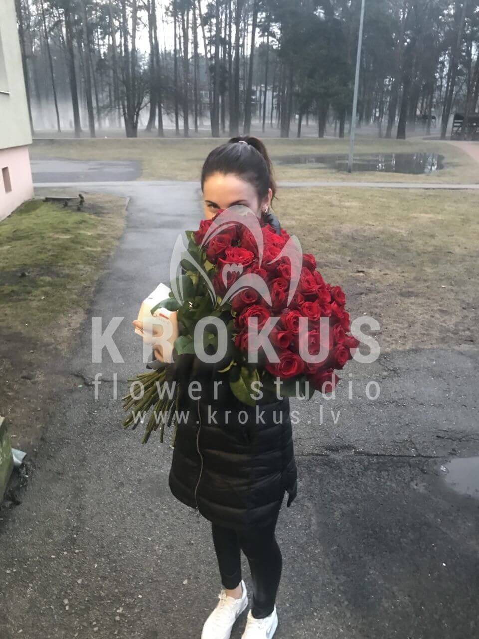 Deliver flowers to Olaine (red roses)