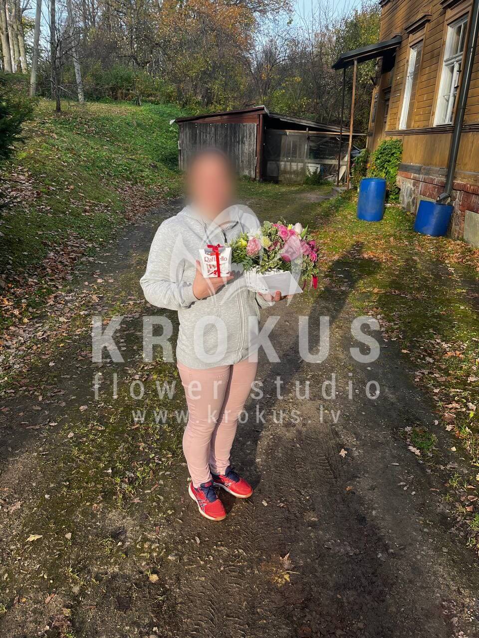 Ziedu piegāde Latvia Līgatne (krūmrozestulpesfrēzijaspistācijamatiolaorhidejaskaraliskās tulpeslizantes)