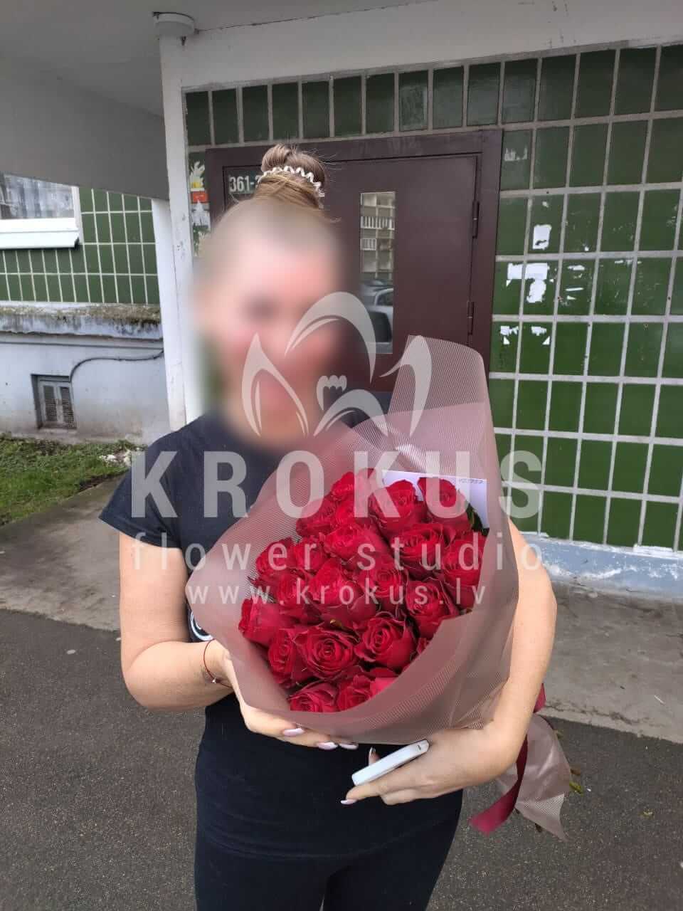 Deliver flowers to Rīga (red roses)