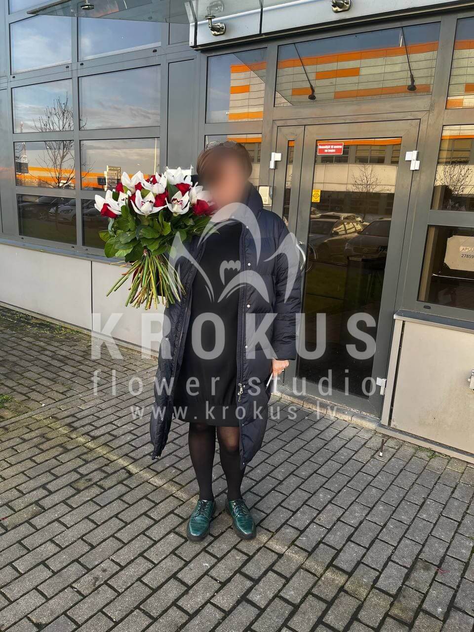 Deliver flowers to Lielvārži (orchidssalalred roses)