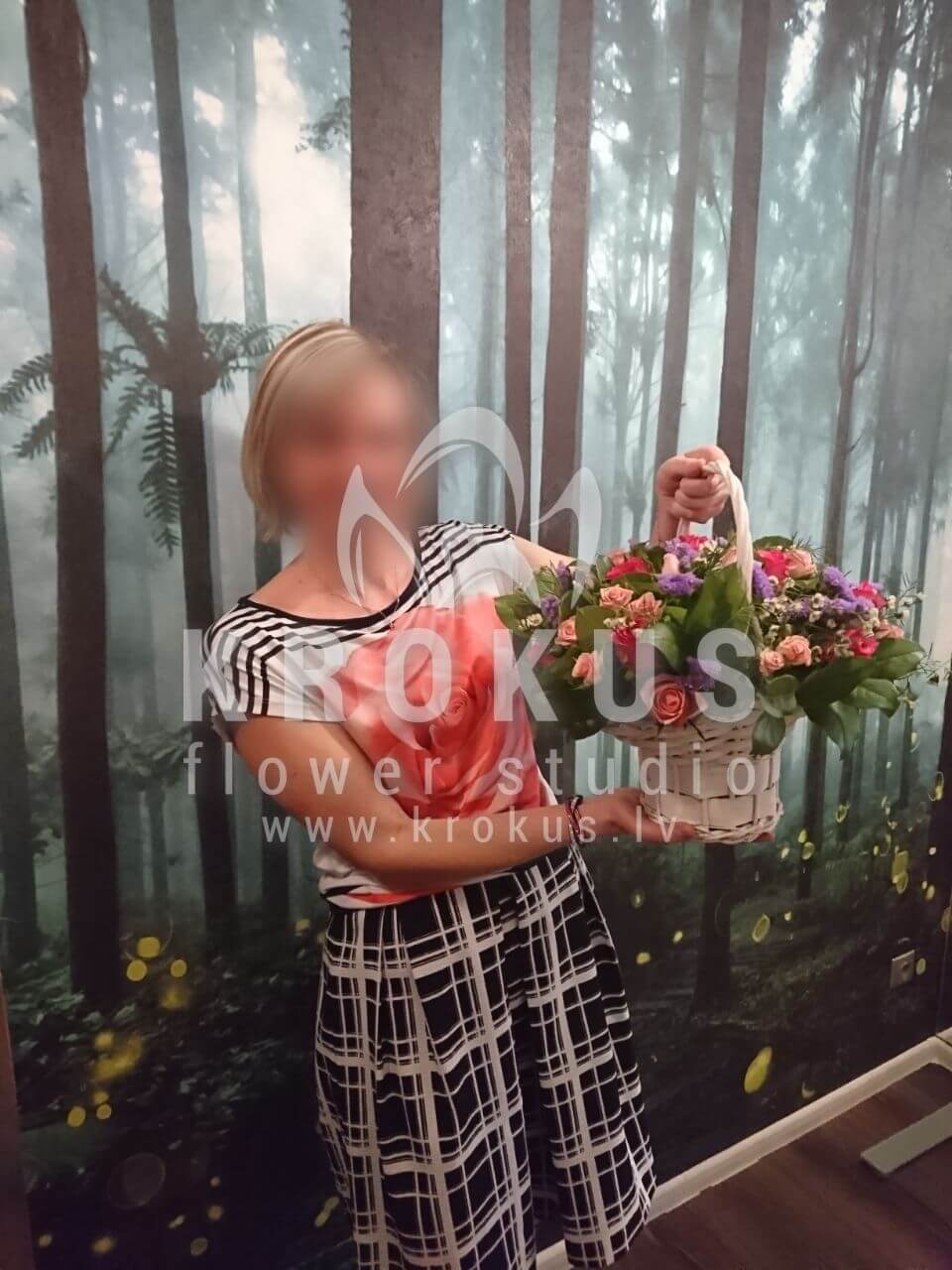 Доставка цветов в город Рига (кустовые розырозовые розыгвоздикистатицаваксфлауэрсалал)