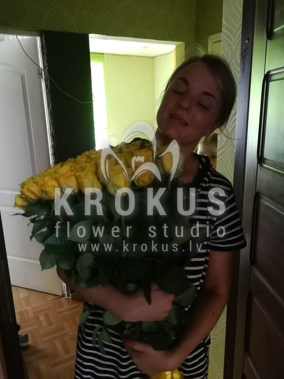 Ziedu piegāde Latvia Ulbroka (dzeltenas rozes)