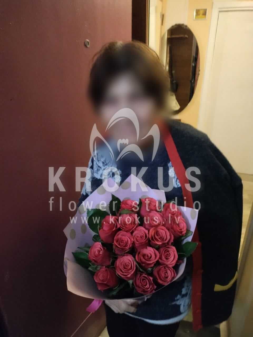 Deliver flowers to Rīga (pink roses)