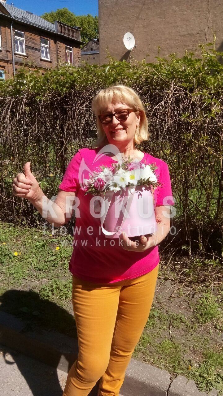 Deliver flowers to Rīga (shrub rosespistaciaorchidschrysanthemums)