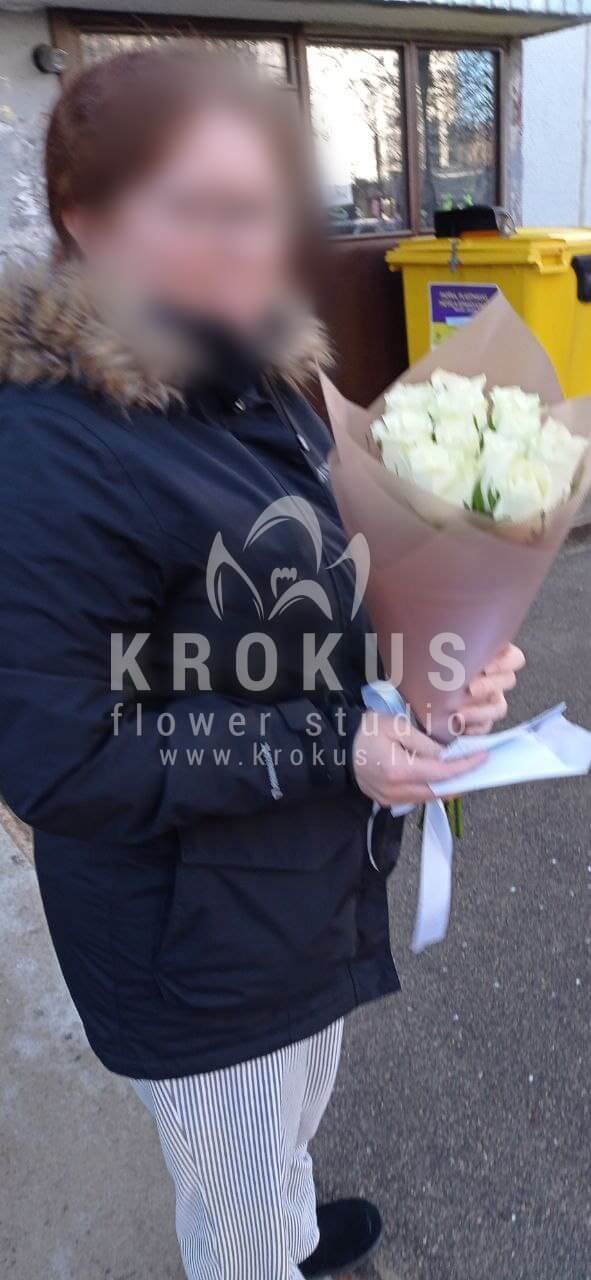 Доставка цветов в город Рига (белые розы)