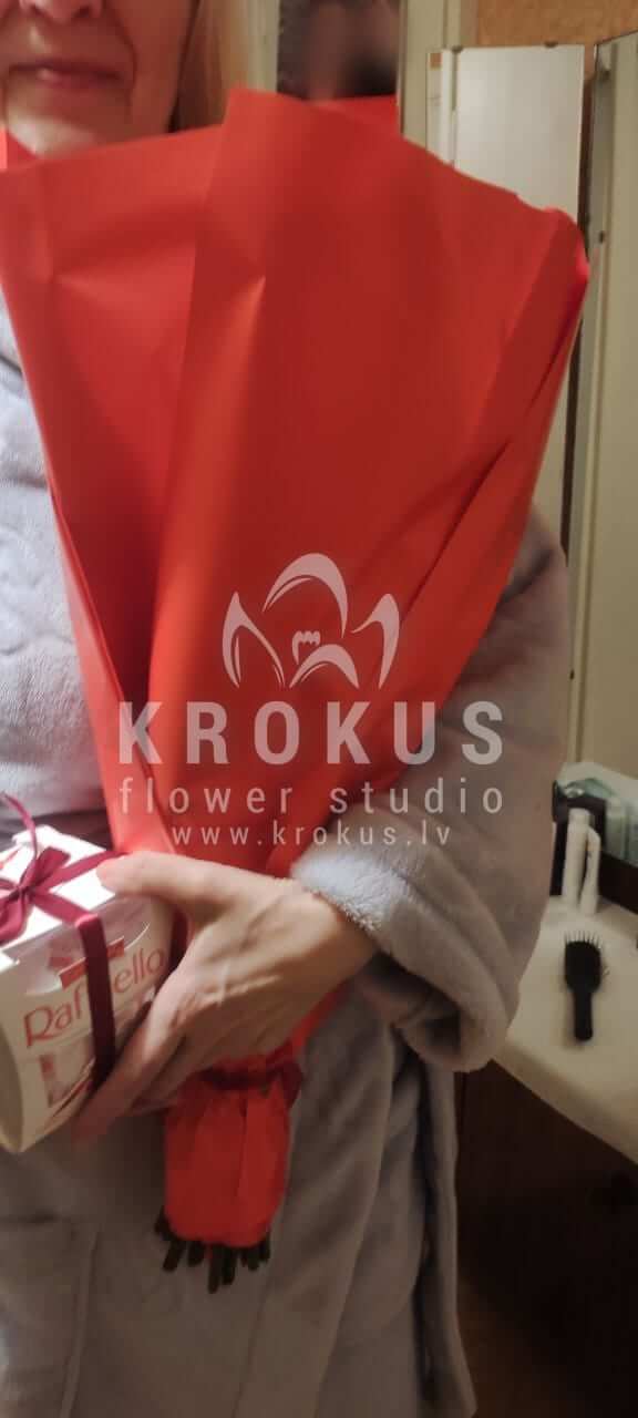 Deliver flowers to Rīga ()