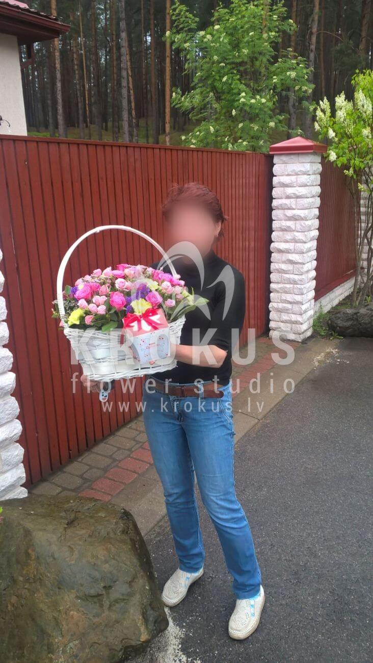 Доставка цветов в город Latvia (кустовые розырозовые розыгвоздикиваксфлауэрстатицасалал)