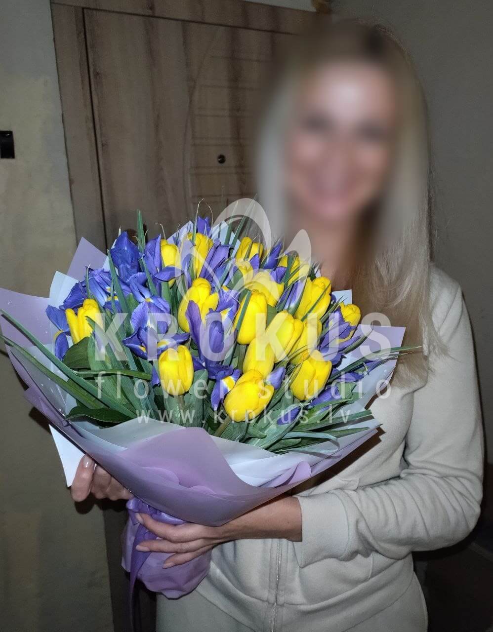 Доставка цветов в город Рига (тюльпаныирисы)