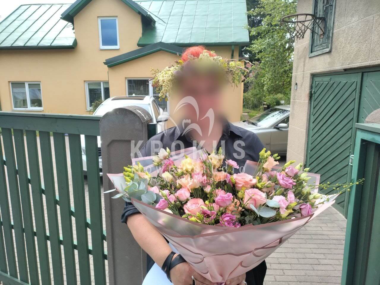 Доставка цветов в город Jūrmala (кустовые розыгвоздикиэвкалиптпионовидные розылизиантусы (эустома))
