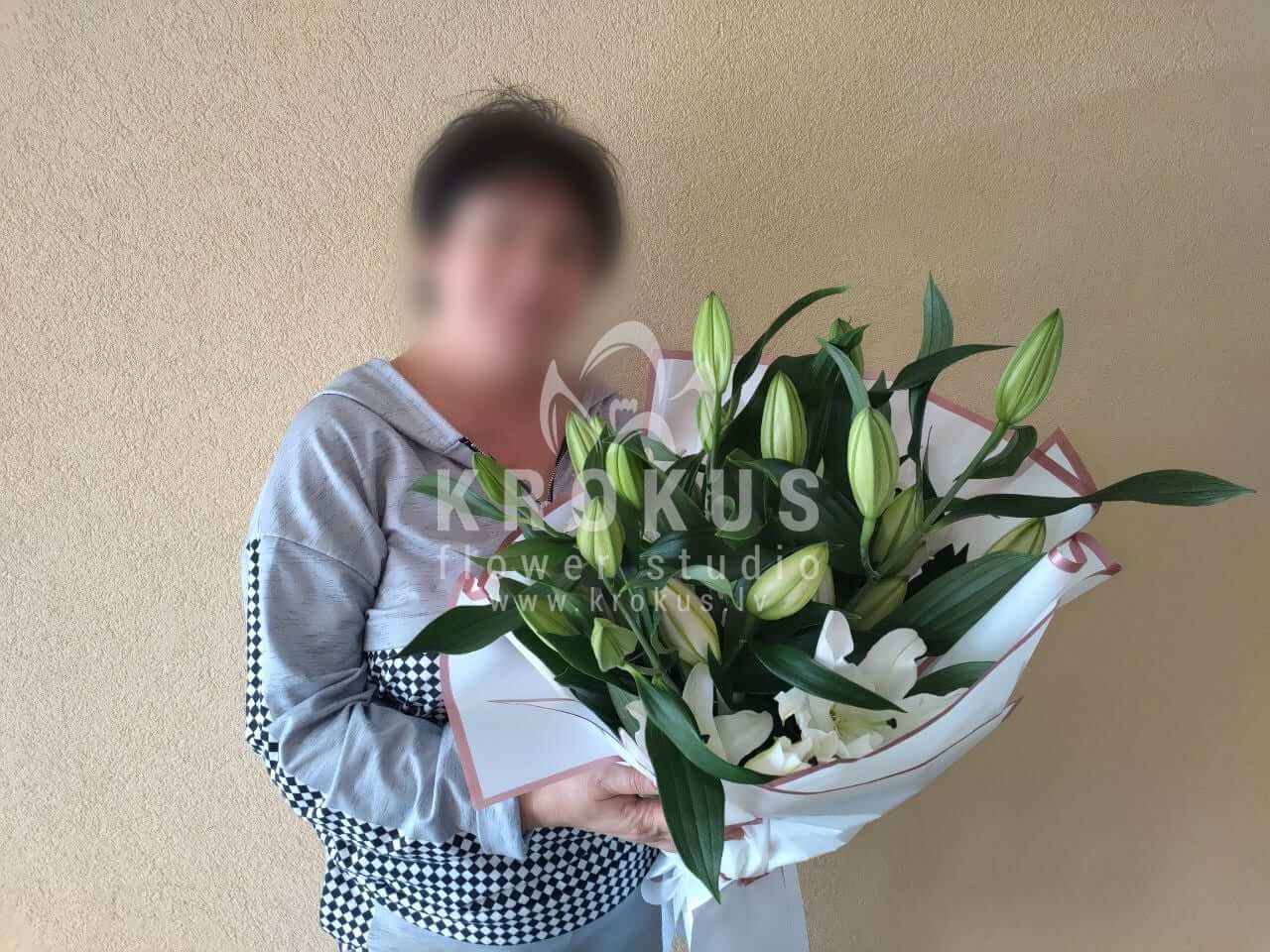 Deliver flowers to Mārupe (lilies)