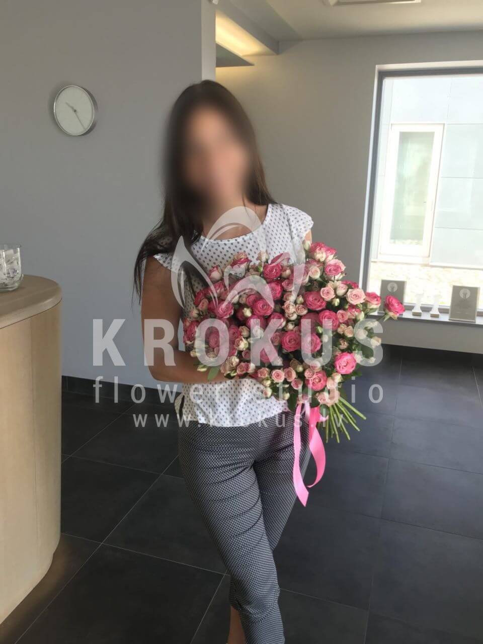 Deliver flowers to Rīga (shrub roses)