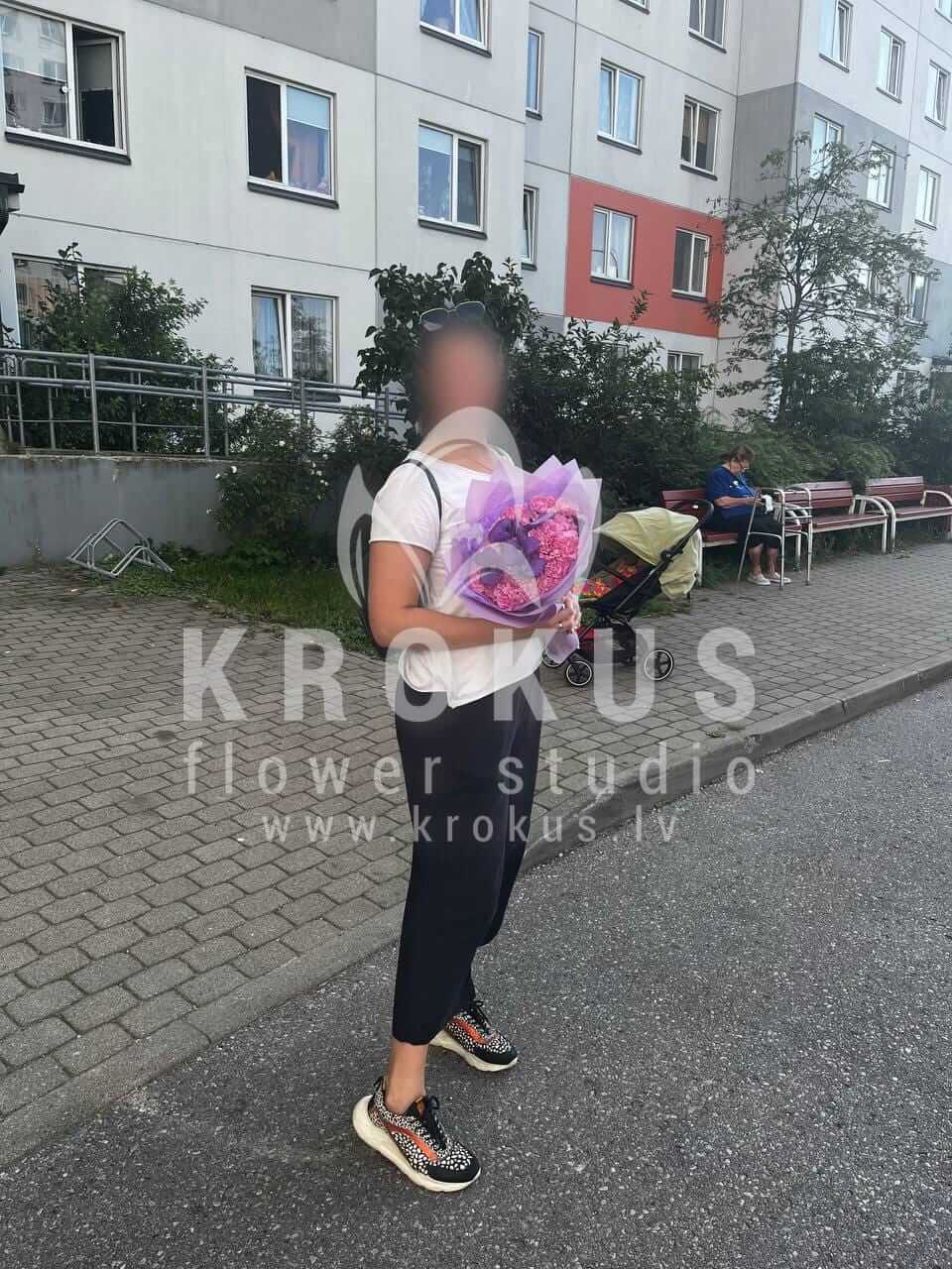 Deliver flowers to Rīga (clovesorchids)