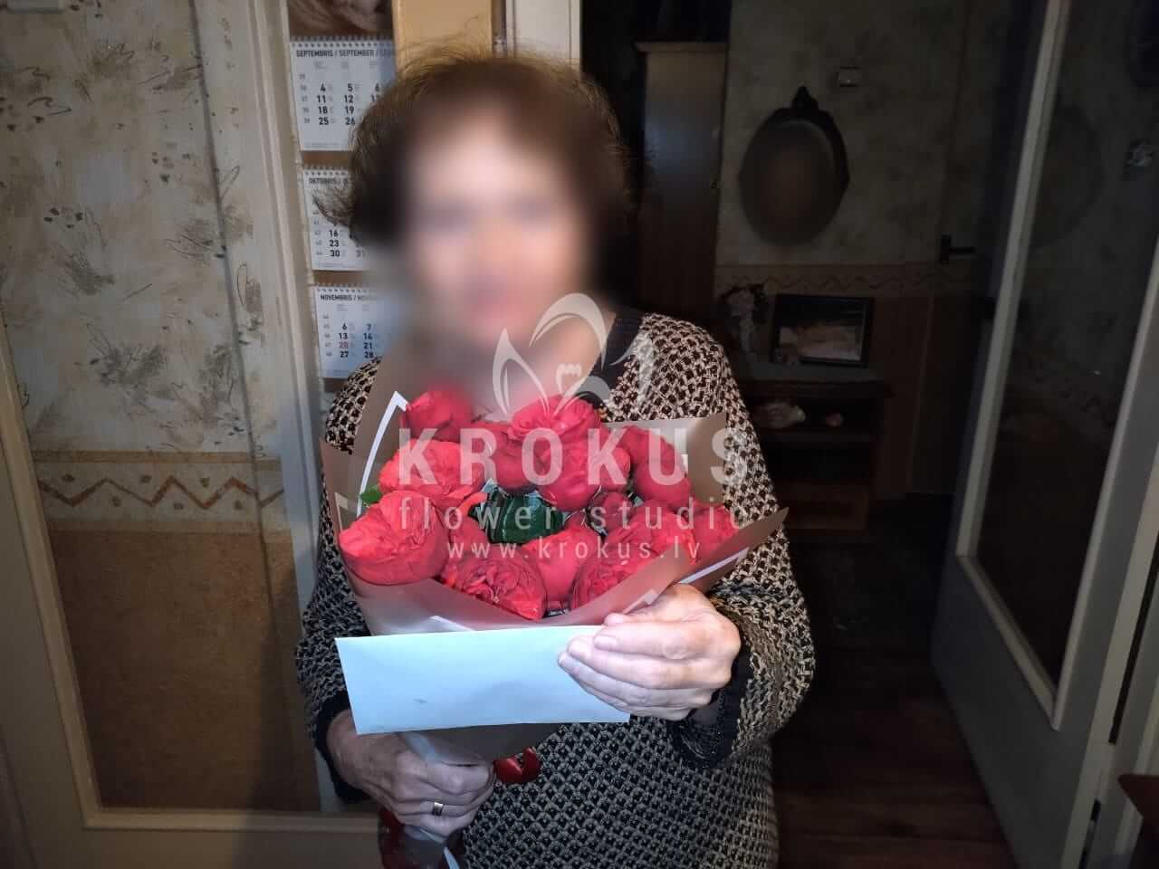 Ziedu piegāde Latvia Rīga (peonveidīgās rozes)